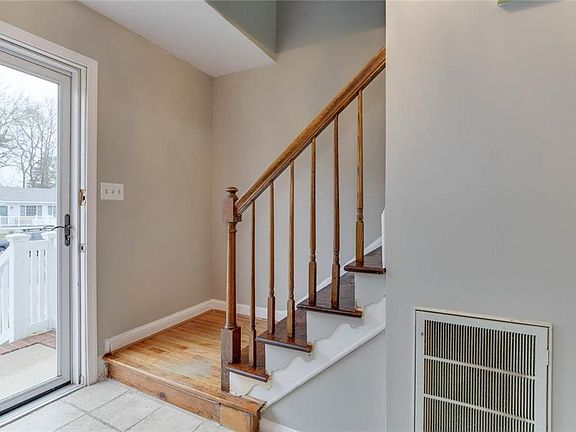 5th image of 124 Terri Beth Pl