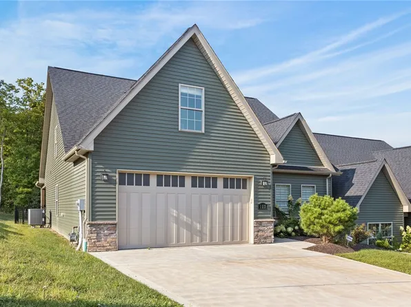 113 Hemingway Ln, Coraopolis, PA 15108