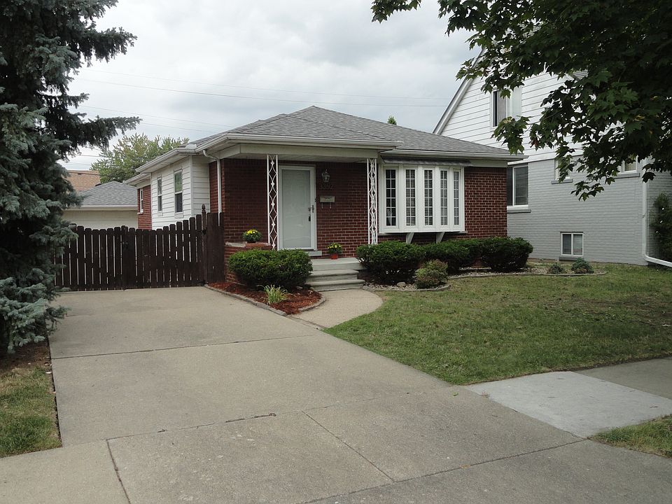1st image of 3352 22nd St
