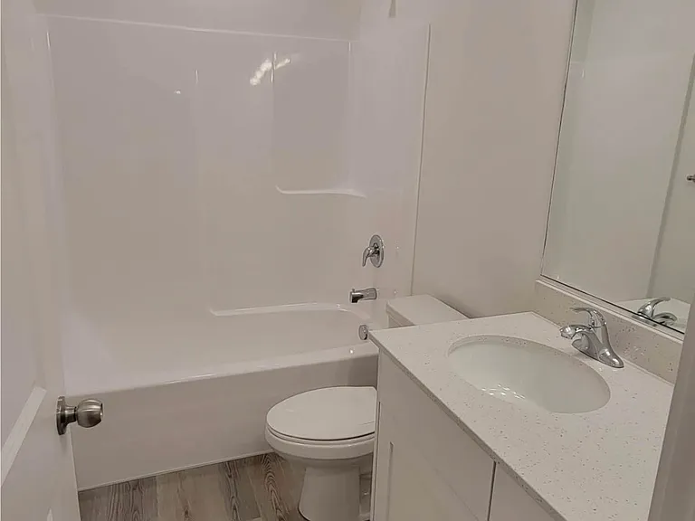3165 S 350 W — Photo 18