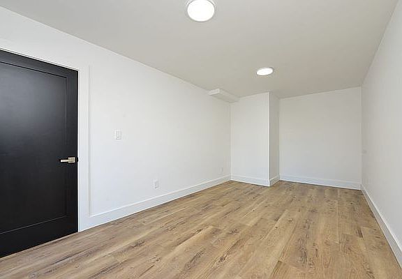 4th image of 153 Beach 123 St #1