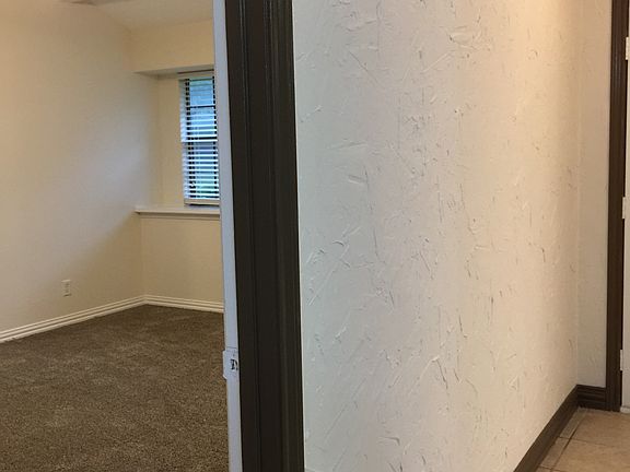 4th image of 103 Hacienda Dr