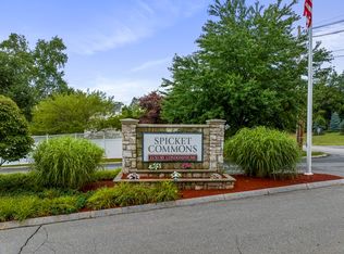 19 Hampshire Rd APT 204, Methuen, MA 01844