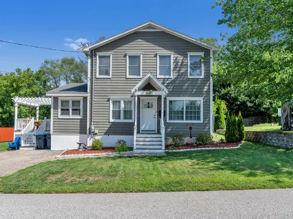 31 Leavitt Ave, Lewiston, ME 04240