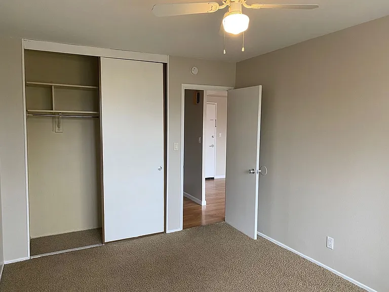 2020 Building — Photo 33