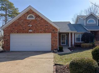 136 N Holloway Rd, Ballwin, MO 63011