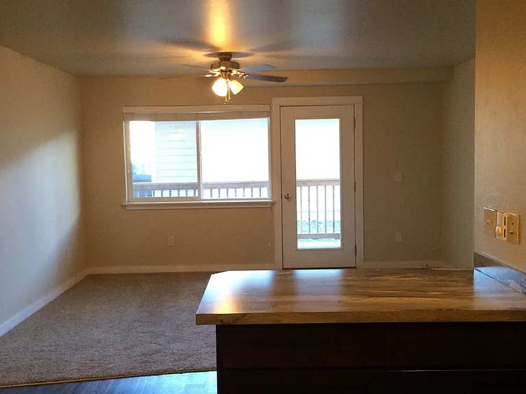 2224 Baxter Springs — Photo 3