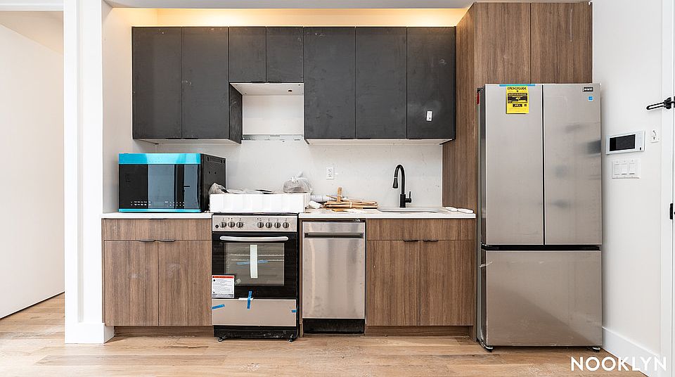 1st image of 103 Moore St #1L