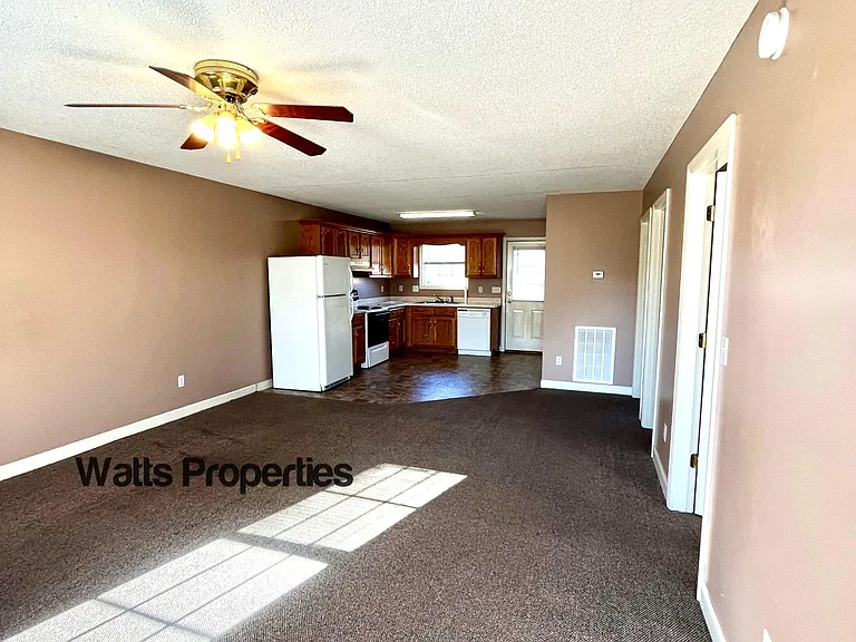 154 14th Ave NW — Photo 4