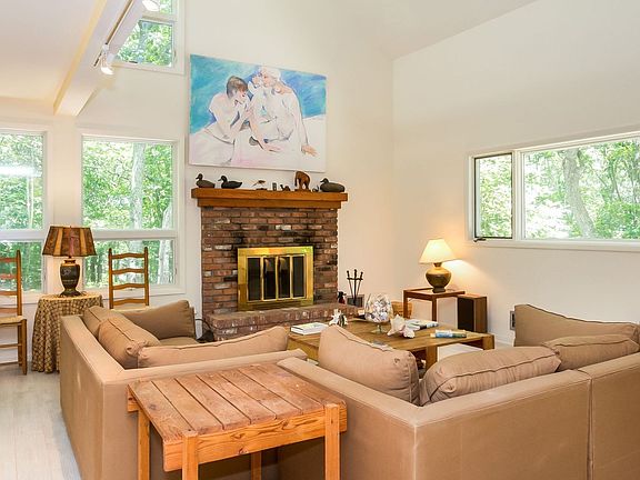 4th image of 5 Crows Nest Cir