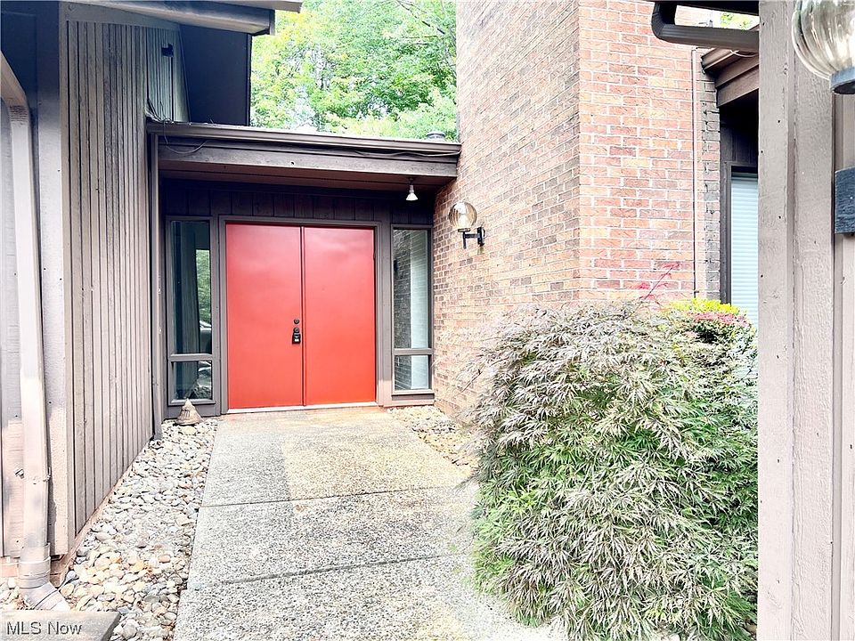 1st image of 680-8 Windward Dr
