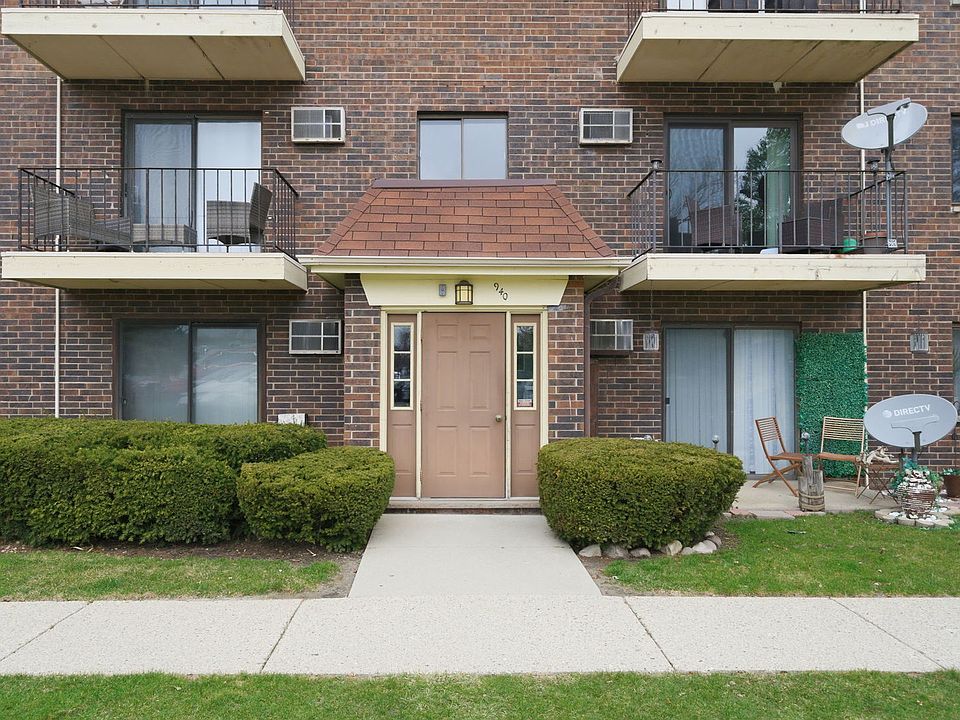 1st image of 940 N Rohlwing Rd APT 201A