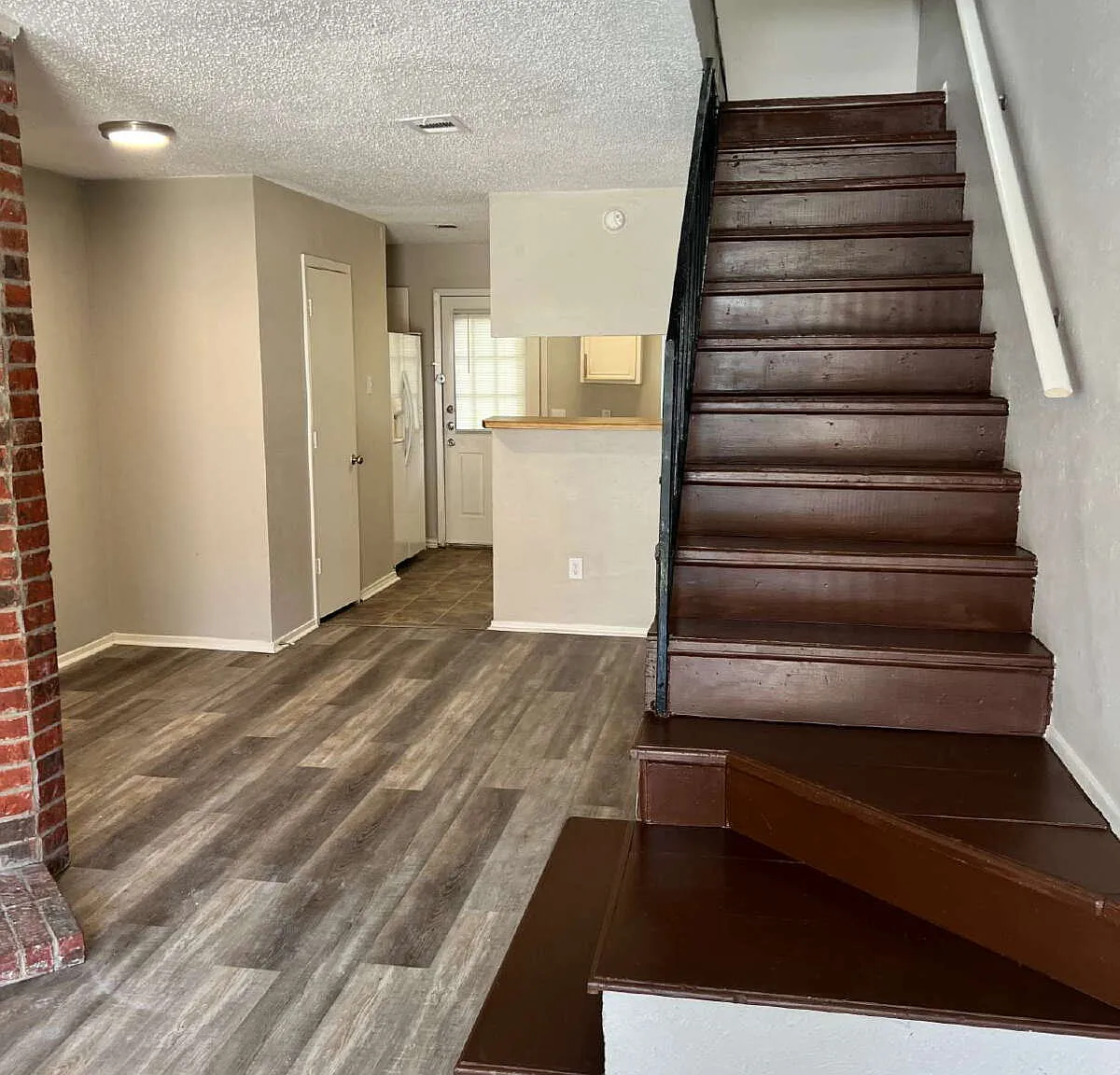2 bed, 1.5 bath, 1103 sqft, $1,150 — Photo 4