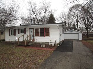 305 Grant St, Harvard, IL 60033