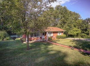 100 Wayne Dr, Belleville, IL 62223