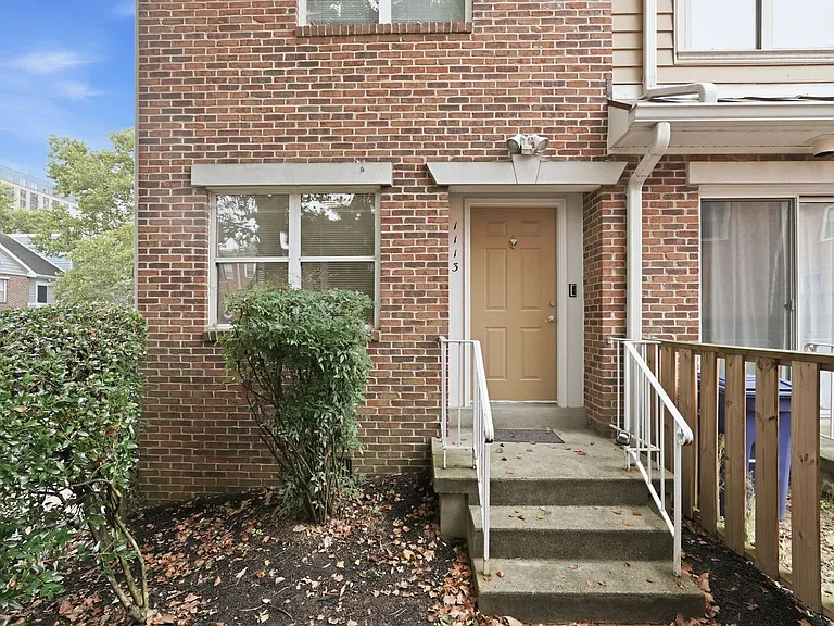 1113 N Vernon St — Photo 27