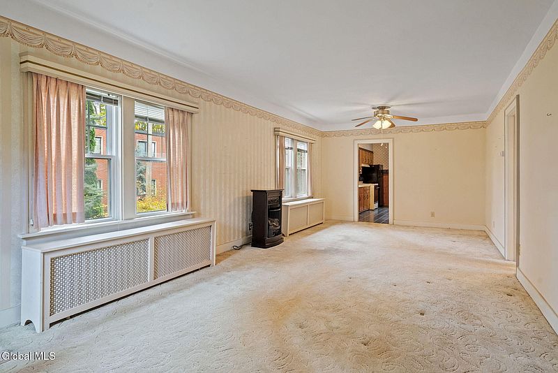 5th image of 42 Collins Place