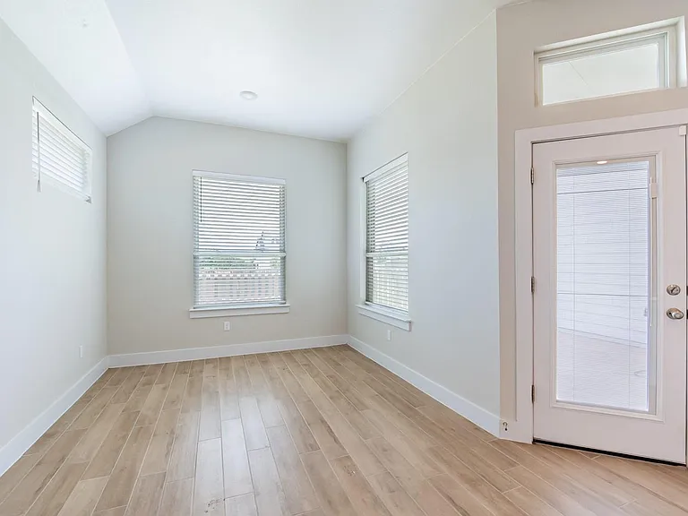 1012 Heartleaf Dr — Photo 15