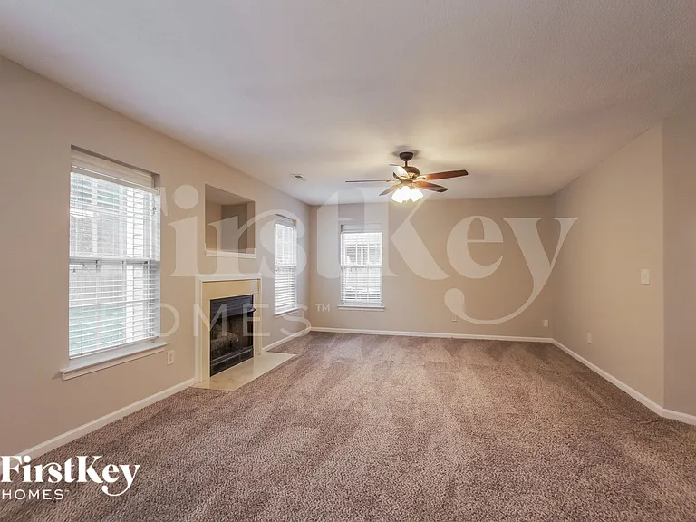2038 Twilight Ln — Photo 4