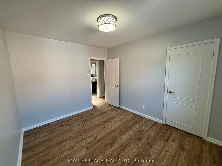 81 Eringate Dr #MAIN FLOOR — Photo 10