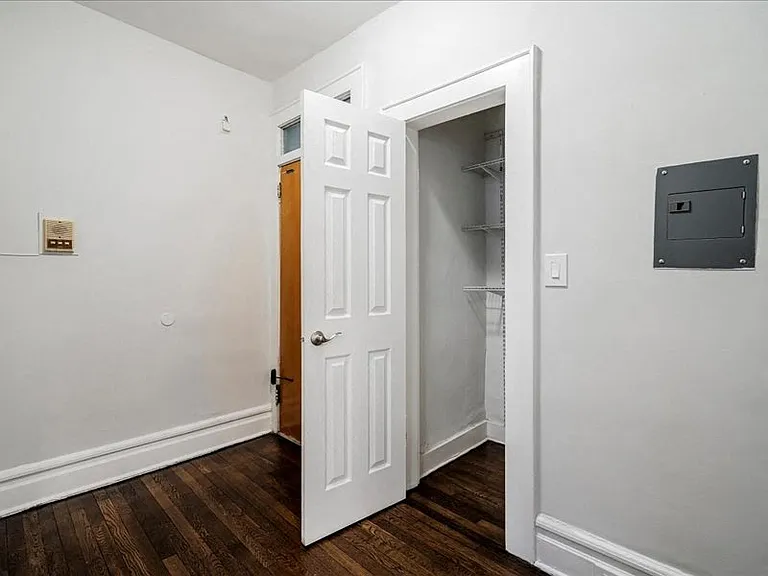 11 Park Place Apartments — Photo 15