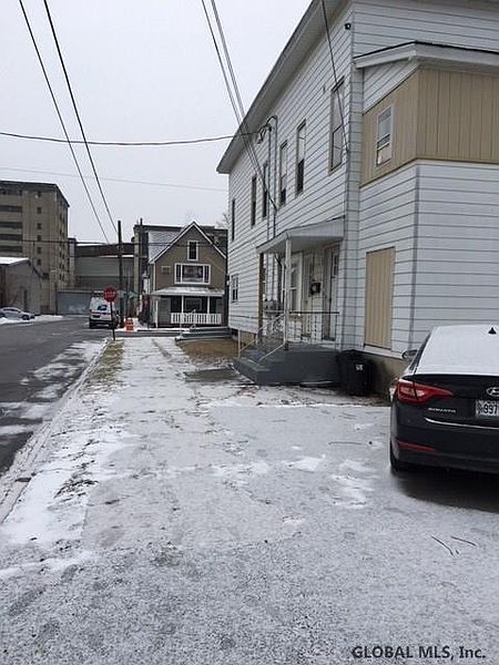 3rd image of 123-127 GRAND Street