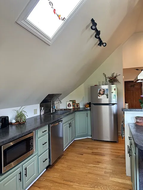 2 bed, $1,800 — Photo 1