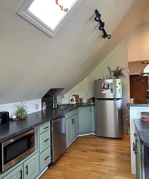 709 Harvard St #2 — Photo 1