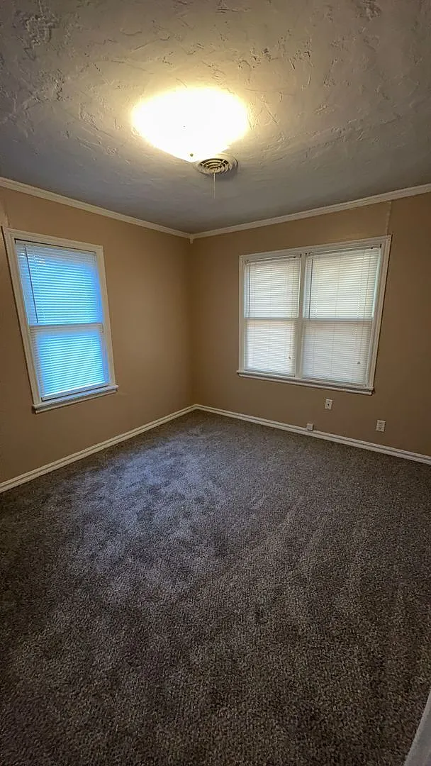 For Rent 1410 Hudson, Enid, Ok 73703 — Photo 4
