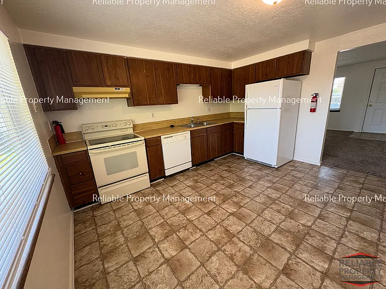 737 Cleveland St #1 — Photo 3