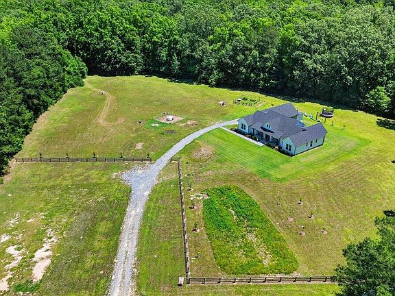 2nd image of 353 Cummings Chapel Rd