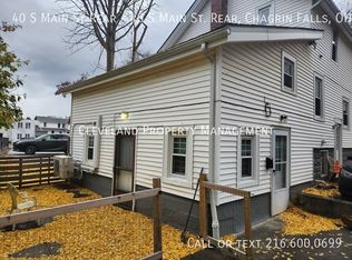 40 S Main St, Chagrin Falls, OH 44022