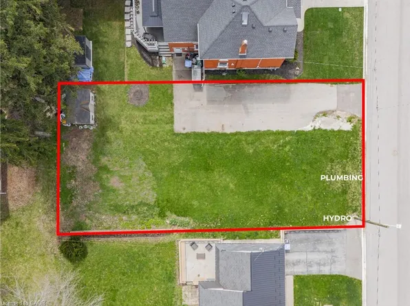 5 Saint Marys St N, Perth East, ON N0K 1M0