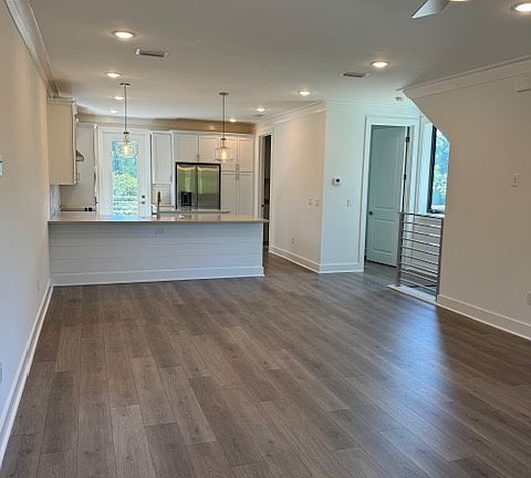 5th image of 81 Paradise Ln #B