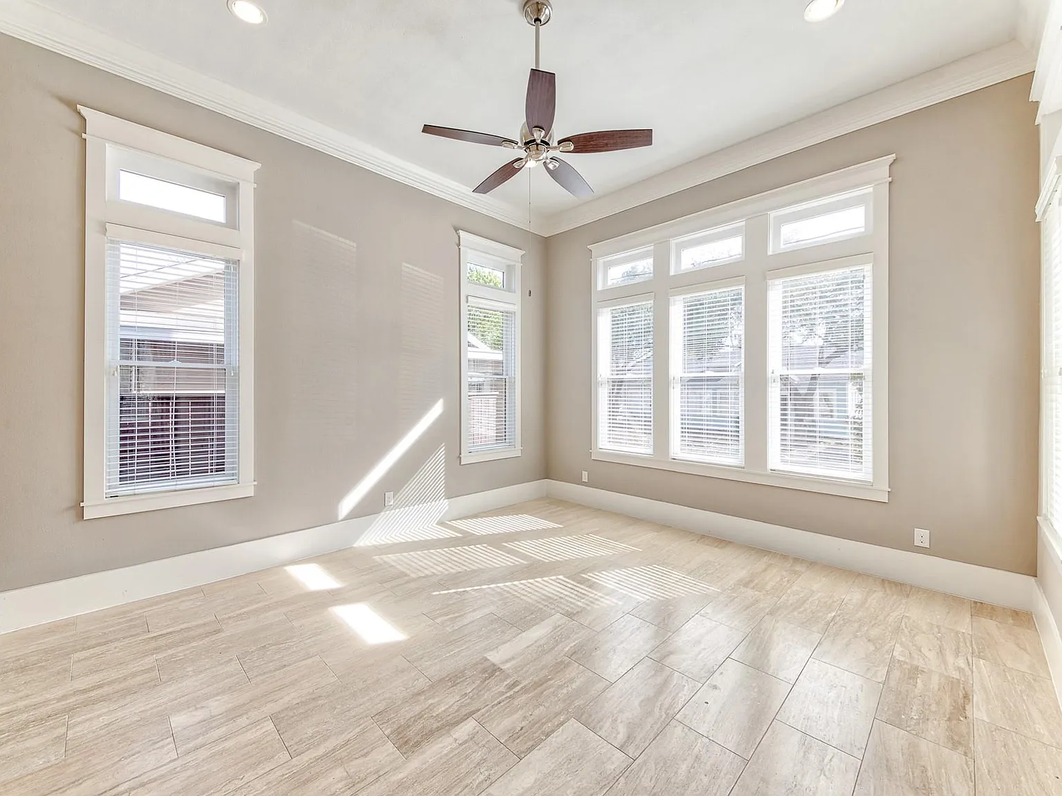 4 bed, 4.5 bath, 3424 sqft, $6,000 — Photo 4