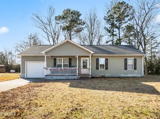98 Meadow Farms Road, Richlands, NC 28574
