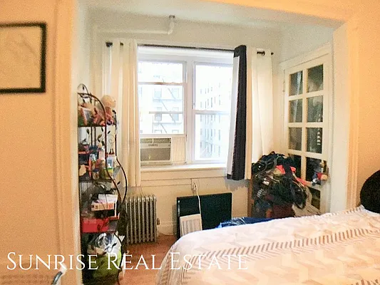 Rented by Sunrise Real Estate | media 10