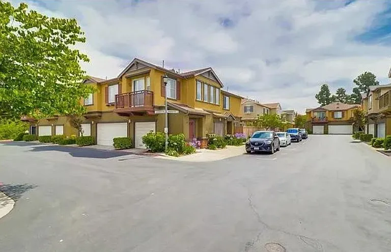 5444 Mandarin Cv — Photo 11