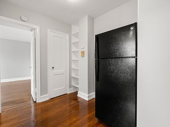 4th image of 2474 Kennedy Blvd APT 4D