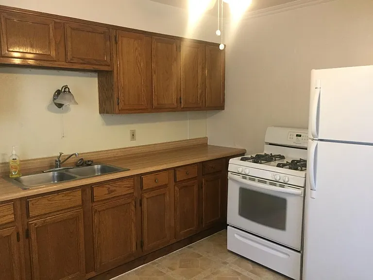 608 N Jefferson St — Photo 4