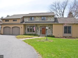 1332 Hillcrest Rd, Lancaster, PA 17603