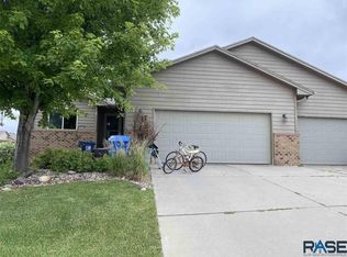 1104 N Advantage Ave, Sioux Falls, SD 57103