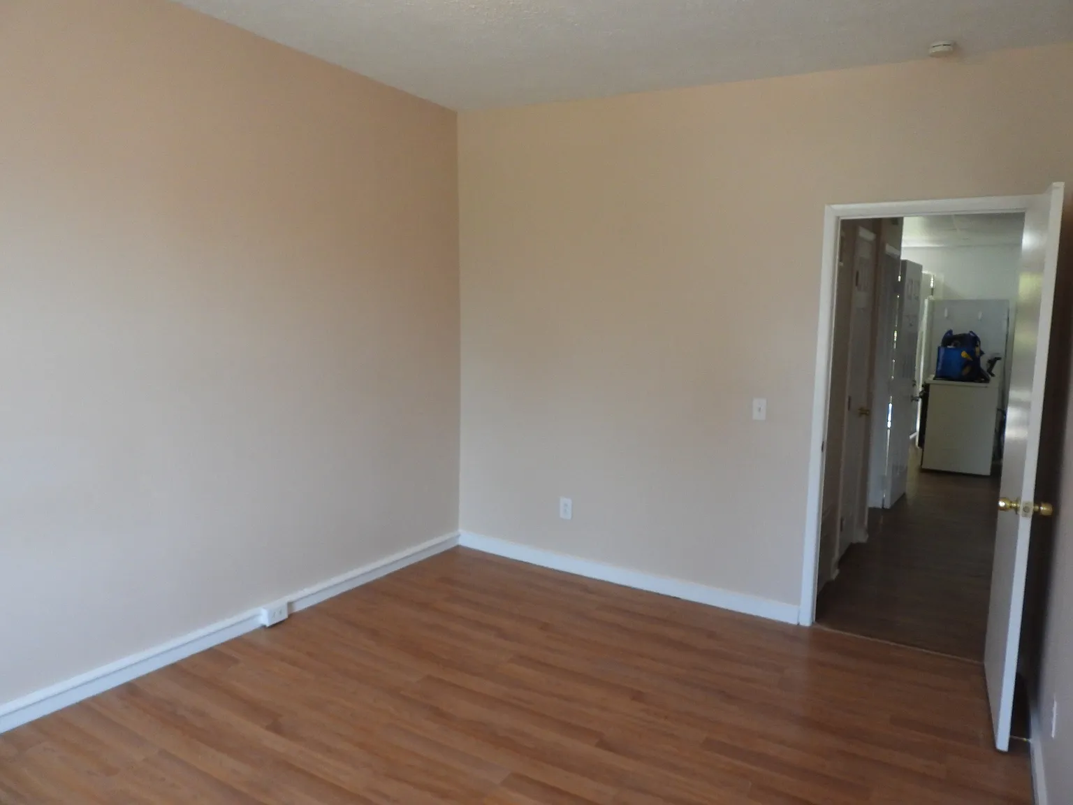 105V Sherman Pkwy, Newark — Photo 3