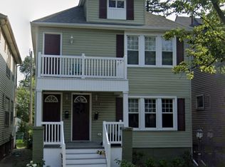 1238 Wayburn St, Grosse Pointe Park, MI 48230