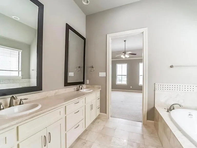 9642 Knight Rd — Photo 5