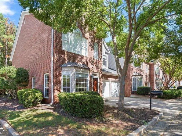 9000 Lexington Dr, Roswell, GA 30075