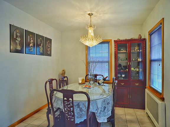 4th image of 56 Spruce Ln