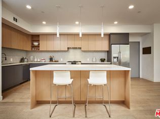 5110 Whitsett Ave #303, Valley Village, CA 91607