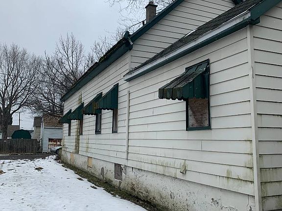 5th image of 16 Strawn Ave