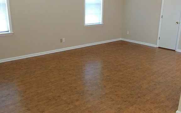 5th image of 484 Creekwalk Cir